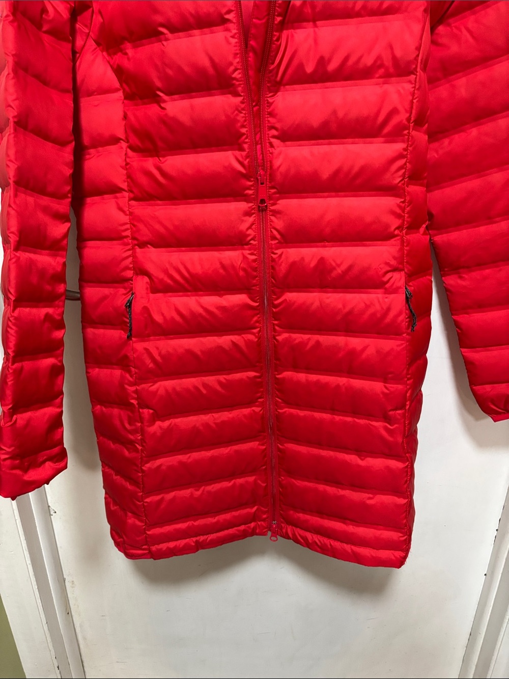 PRE OWNED Columbia LAKE 22 DOWN WOMEN'S MEDIUM LONG Red Hooded Puffer Jacket - Picture 7 of 15